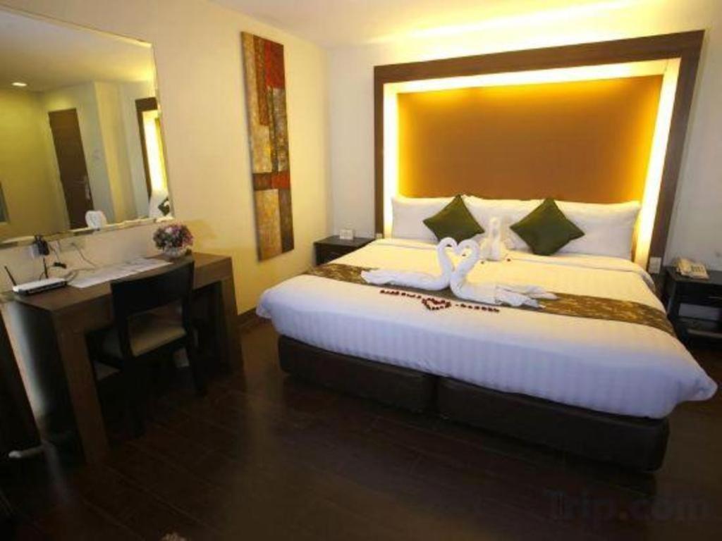 The Ritz Hotel At Garden Oases Davao City Extérieur photo